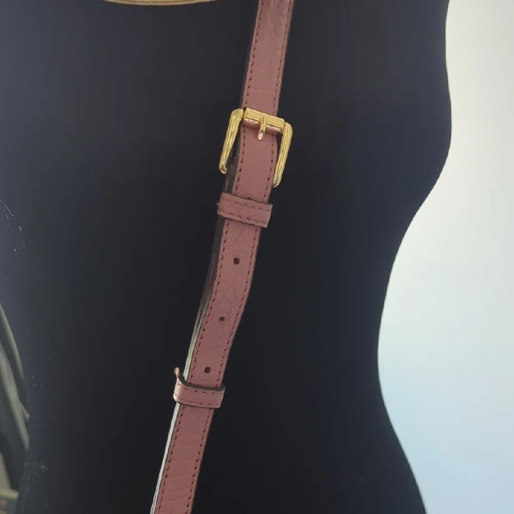 Vince Camuto Pink Textured Crossbody Bag - Picture 4 of 12